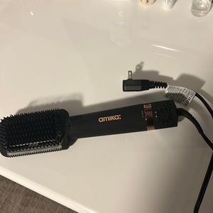 Amika blow dryer brush